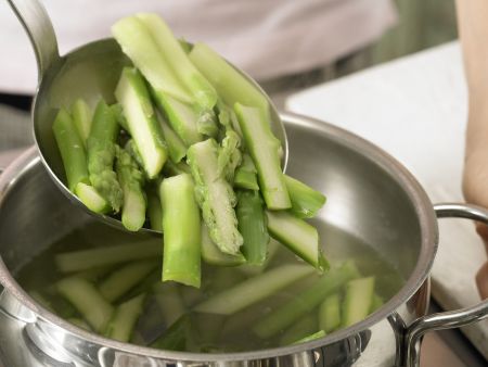Spargel-Pasta mit Bündner Fleisch Zubereitung Schritt 3 Spargel-Pasta mit Bündner Fleisch Zubereitung Schritt 3