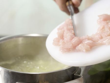 Spinatbrei mit Pute Zubereitung Schritt 3 Spinatbrei mit Pute Zubereitung Schritt 3