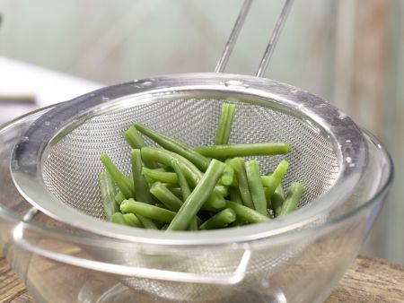 Sprossenpfanne mit Heilbutt Zubereitung Schritt 3 Sprossenpfanne mit Heilbutt Zubereitung Schritt 3