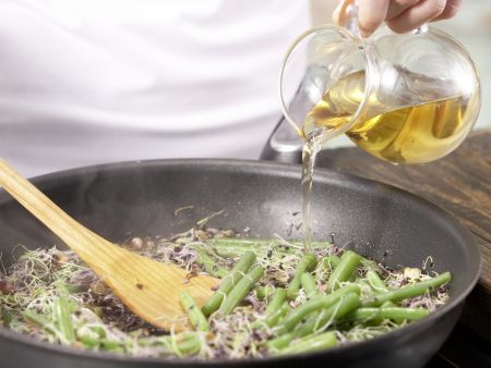 Sprossenpfanne mit Heilbutt Zubereitung Schritt 7 Sprossenpfanne mit Heilbutt Zubereitung Schritt 7