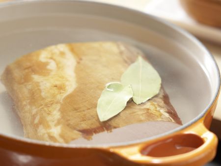 Steckrübentopf mit Kassler Zubereitung Schritt 1 Steckrübentopf mit Kassler Zubereitung Schritt 1