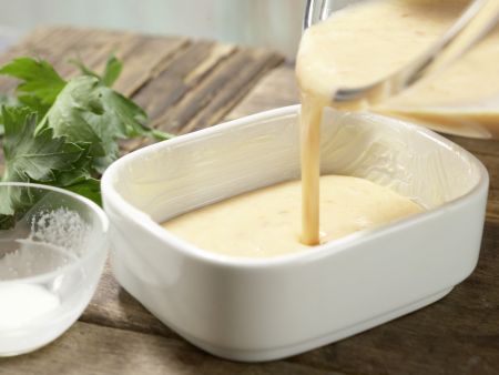 Sterntaler-Suppe mit Eierstich Zubereitung Schritt 3 Sterntaler-Suppe mit Eierstich Zubereitung Schritt 3