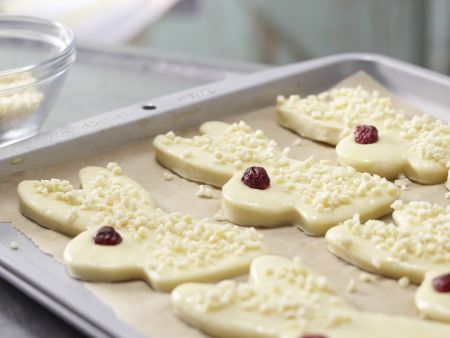 Süße Hefeteig-Hasen Zubereitung Schritt 7 Süße Hefeteig-Hasen Zubereitung Schritt 7