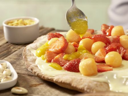 Süße Pizza "Schlaraffenland" Zubereitung Schritt 11 Süße Pizza "Schlaraffenland" Zubereitung Schritt 11