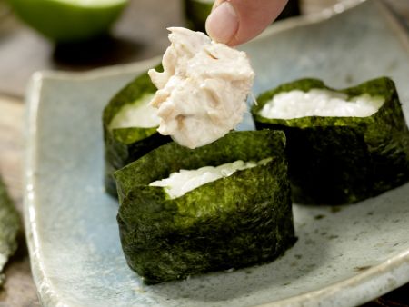 Sushi-Schiffchen Zubereitung Schritt 10 Sushi-Schiffchen Zubereitung Schritt 10