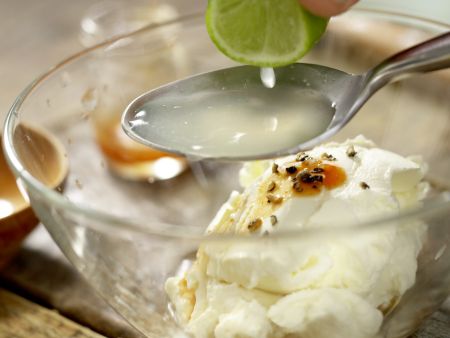 Sushi-Schiffchen Zubereitung Schritt 4 Sushi-Schiffchen Zubereitung Schritt 4