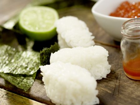 Sushi-Schiffchen Zubereitung Schritt 7 Sushi-Schiffchen Zubereitung Schritt 7