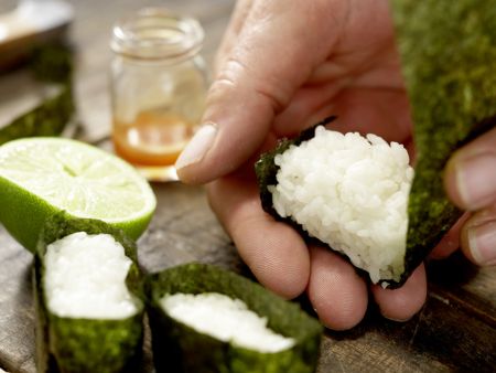 Sushi-Schiffchen Zubereitung Schritt 8 Sushi-Schiffchen Zubereitung Schritt 8