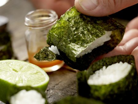 Sushi-Schiffchen Zubereitung Schritt 9 Sushi-Schiffchen Zubereitung Schritt 9