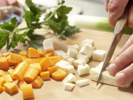 Tellersülze mit Kassler Zubereitung Schritt 2 Tellersülze mit Kassler Zubereitung Schritt 2