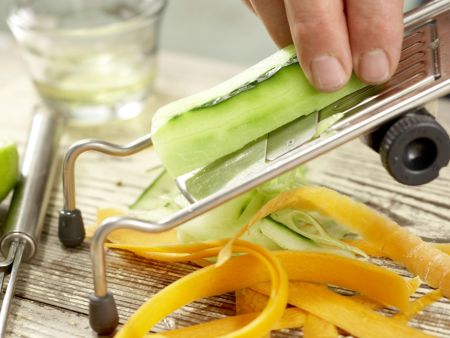 Thailändischer Hähnchensalat Zubereitung Schritt 5 Thailändischer Hähnchensalat Zubereitung Schritt 5