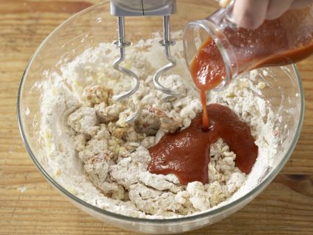 Tomaten-Spätzle mit Schafskäse Zubereitung Schritt 3 Tomaten-Spätzle mit Schafskäse Zubereitung Schritt 3