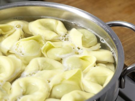Tortellini mit Putensauce Zubereitung Schritt 8 Tortellini mit Putensauce Zubereitung Schritt 8