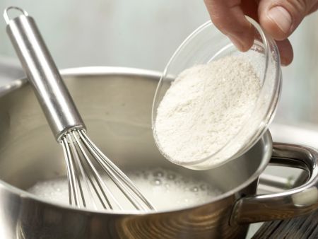 Trinkbrei mit Apfelsaft Zubereitung Schritt 1 Trinkbrei mit Apfelsaft Zubereitung Schritt 1