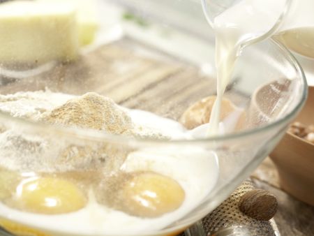 Überbackene Käsespätzle – smarter Zubereitung Schritt 1 Überbackene Käsespätzle – smarter Zubereitung Schritt 1
