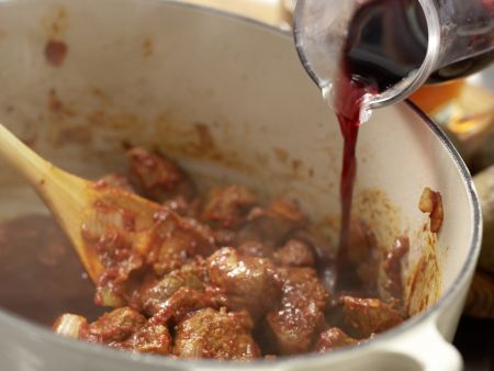 Überbackenes Lammragout Zubereitung Schritt 6 Überbackenes Lammragout Zubereitung Schritt 6