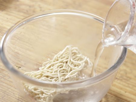 Vanillenudeln mit Zwetschgenmus Zubereitung Schritt 3 Vanillenudeln mit Zwetschgenmus Zubereitung Schritt 3