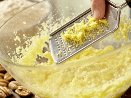 Vollkorn-Hefezopf Zubereitung Schritt 3 Vollkorn-Hefezopf Zubereitung Schritt 3