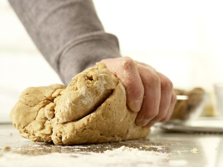 Vollkorn-Hefezopf Zubereitung Schritt 5 Vollkorn-Hefezopf Zubereitung Schritt 5