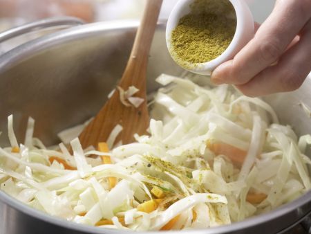 Weißkohl-Kokos-Curry Zubereitung Schritt 8 Weißkohl-Kokos-Curry Zubereitung Schritt 8
