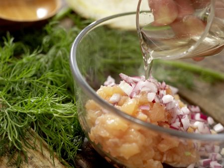 Wildlachs-Tatar Zubereitung Schritt 6 Wildlachs-Tatar Zubereitung Schritt 6