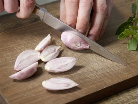 Würstchen-Champignon-Spieße Zubereitung Schritt 1 Würstchen-Champignon-Spieße Zubereitung Schritt 1
