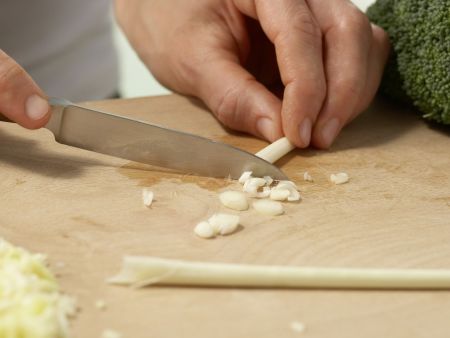 Würziger Bratreis aus dem Wok Zubereitung Schritt 2 Würziger Bratreis aus dem Wok Zubereitung Schritt 2