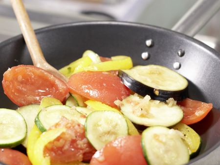 Würziger Putenschmorbraten Zubereitung Schritt 8 Würziger Putenschmorbraten Zubereitung Schritt 8