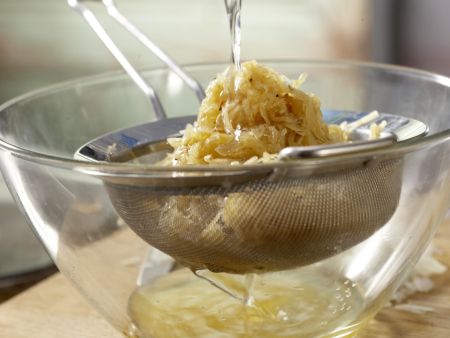 Würziges Sauerkraut Zubereitung Schritt 2 Würziges Sauerkraut Zubereitung Schritt 2