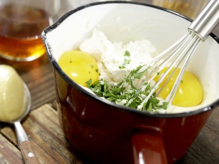 Ziegenkäse-Soufflés Zubereitung Schritt 4 Ziegenkäse-Soufflés Zubereitung Schritt 4