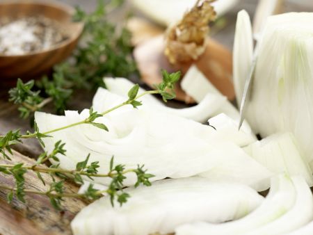 Zwiebelsuppe – smarter Zubereitung Schritt 1 Zwiebelsuppe – smarter Zubereitung Schritt 1