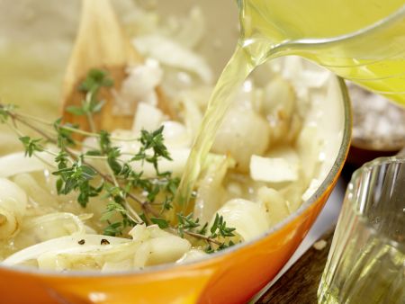 Zwiebelsuppe – smarter Zubereitung Schritt 5 Zwiebelsuppe – smarter Zubereitung Schritt 5