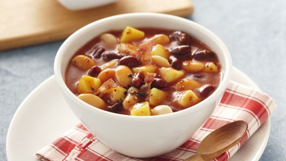 Bohnen-Kartoffel-Eintopf Rezept | EAT SMARTER