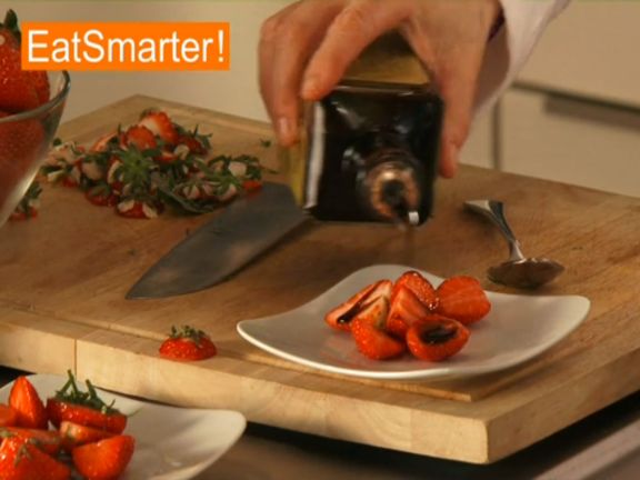 {Anrichten
78} Erdbeeren raffiniert anrichten | EAT SMARTER | {Anrichten
78}