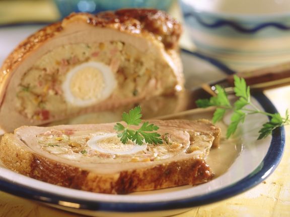 Gefüllte Kalbsbrust mit Ei Rezept | EAT SMARTER