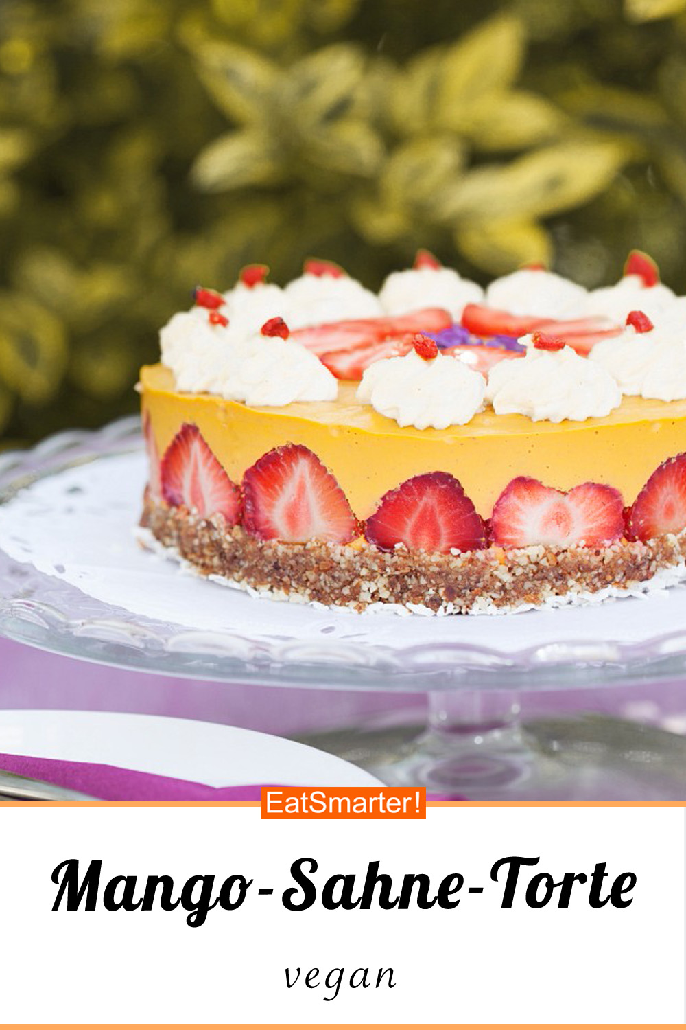 Mango-Sahne-Torte mit Erdbeeren Rezept | EAT SMARTER Mango-Sahne-Torte mit Erdbeeren Rezept | EAT SMARTER