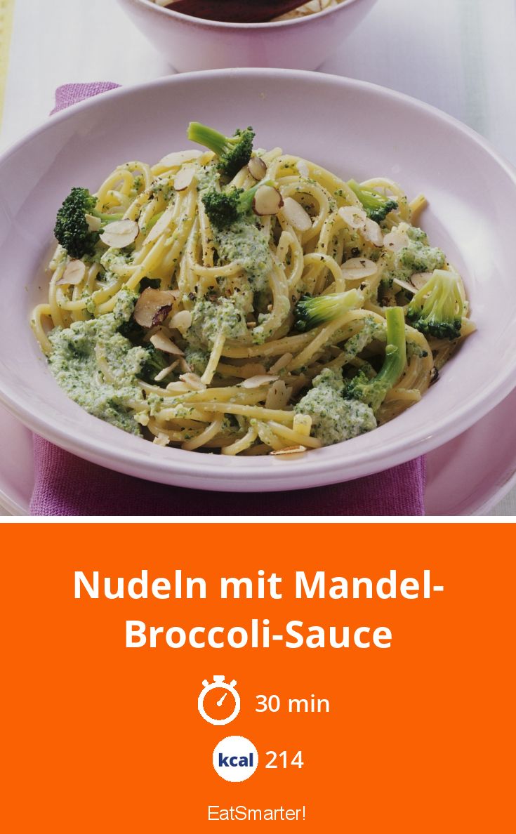 Nudeln mit Mandel-Broccoli-Sauce Rezept | EAT SMARTER