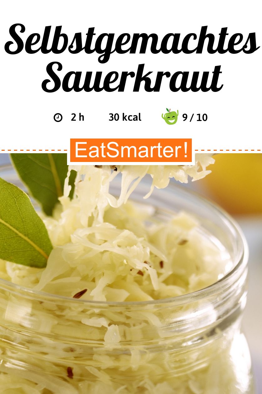 Selbstgemachtes Sauerkraut gesundes Grundrezept Rezept EAT SMARTER