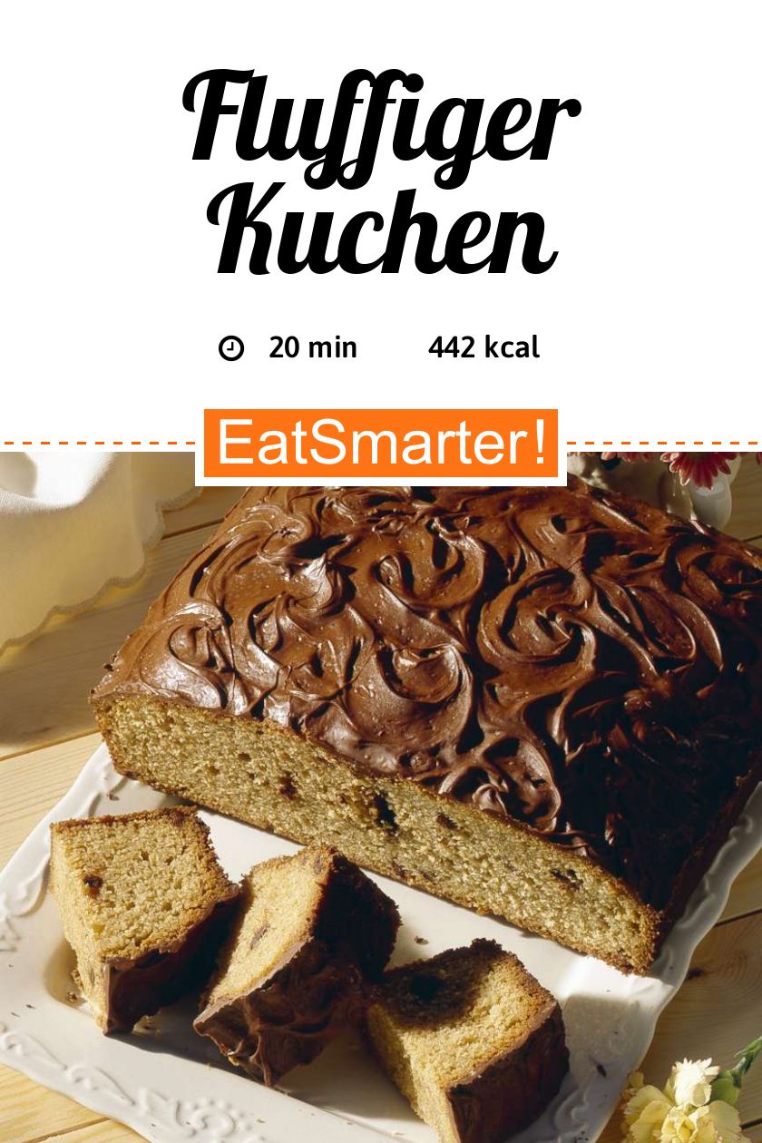 Fluffiger Schokokuchen mit Schokostückchen und Glasur Rezept | EAT SMARTER Fluffiger Schokokuchen mit Schokostückchen und Glasur Rezept | EAT SMARTER