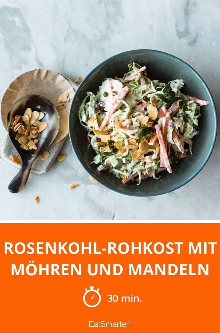 Rosenkohl-Rohkost mit Möhren und Mandeln Rezept | EAT SMARTER