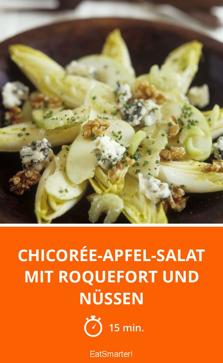 Chicorée-Apfel-Salat mit Roquefort und Nüssen Rezept | EAT SMARTER
