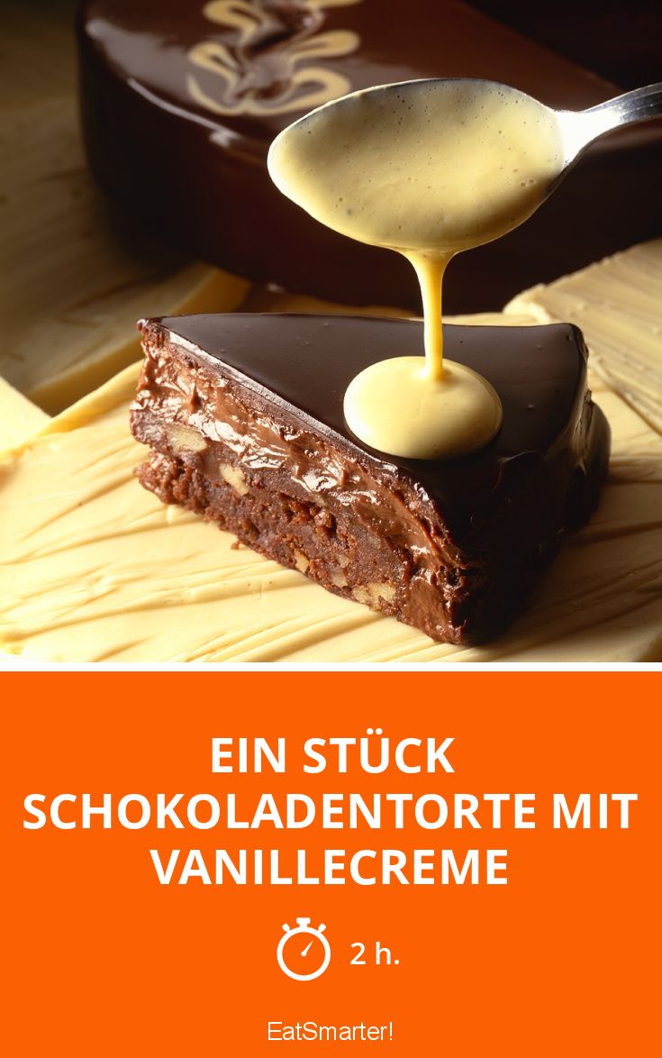 Ein Stück Schokoladentorte mit Vanillecreme Rezept | EAT SMARTER
