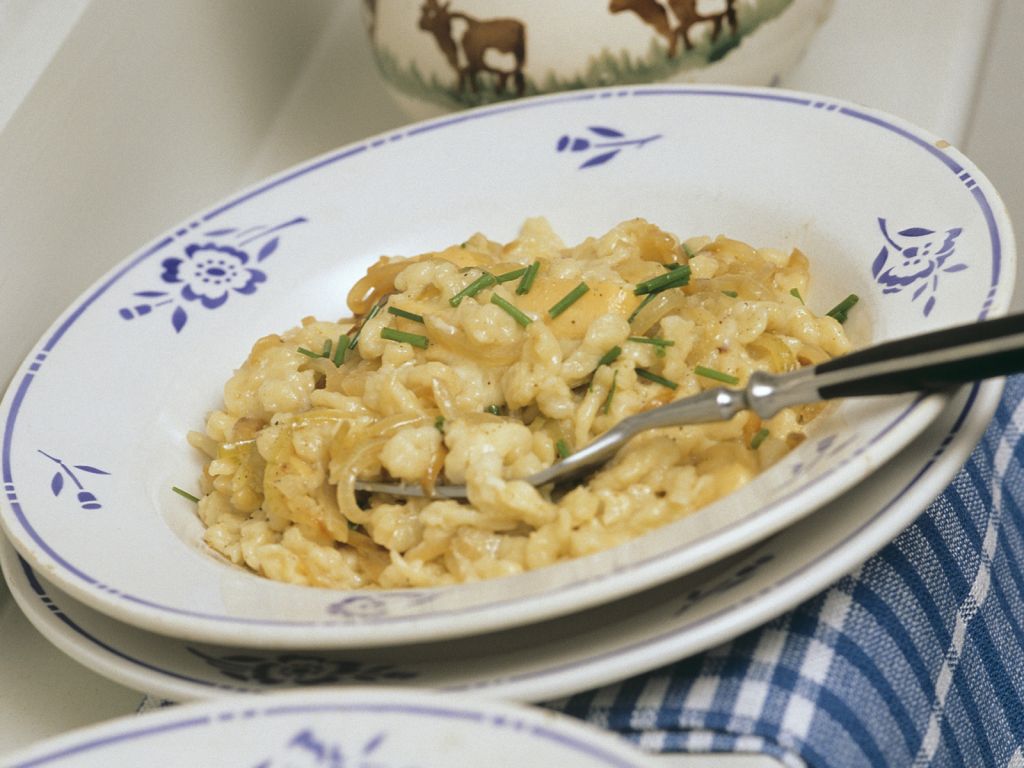 Allgäuer Käsespätzle Rezept | EAT SMARTER