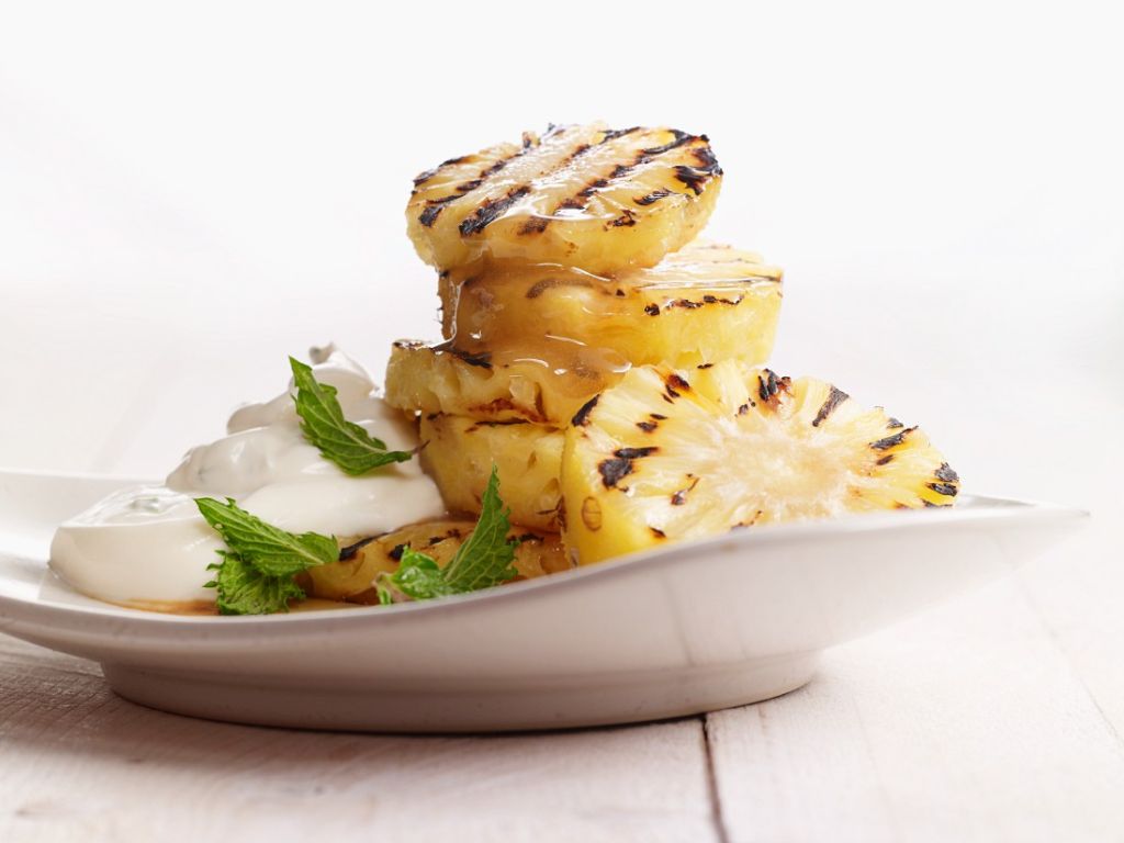 Ananas vom Grill Rezept | EAT SMARTER