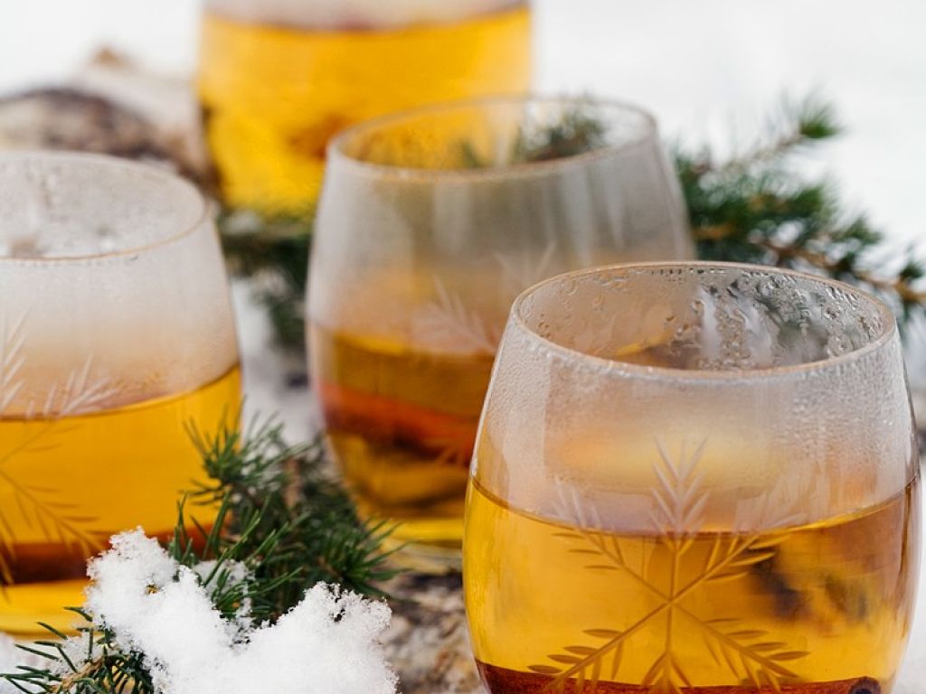 Apfel-Zimt-Punsch Rezept | EAT SMARTER