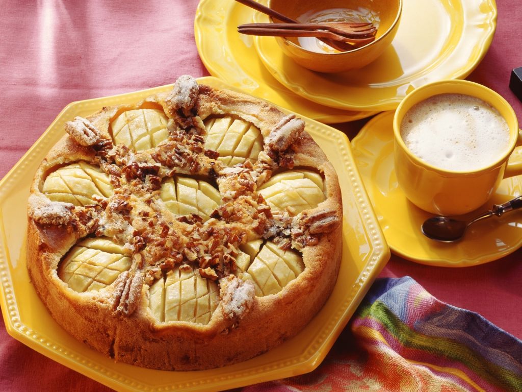 Apfelkuchen mit Pecannüssen Rezept | EAT SMARTER