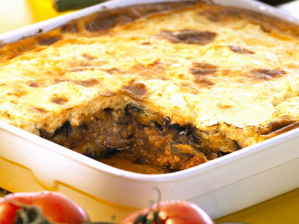 Auberginen-Hackfleisch-Auflauf (Moussaka) Rezept | EAT SMARTER Auberginen-Hackfleisch-Auflauf (Moussaka) Rezept | EAT SMARTER