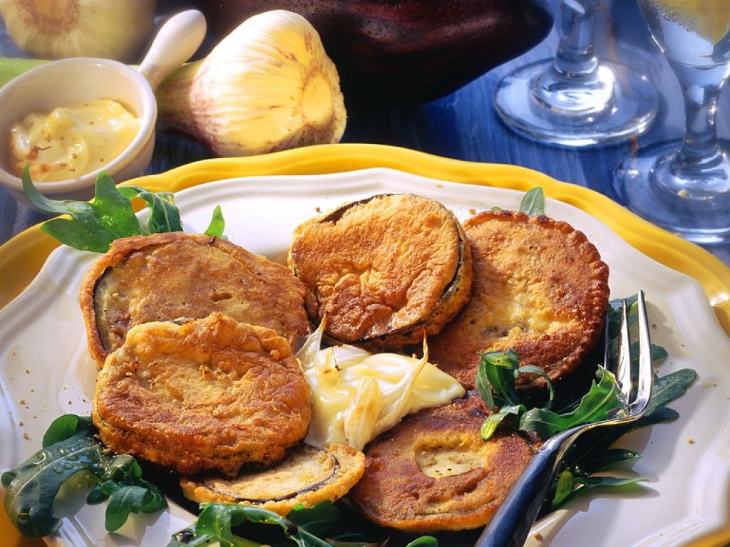 Auberginen im Backteig mit Aioli Rezept | EAT SMARTER