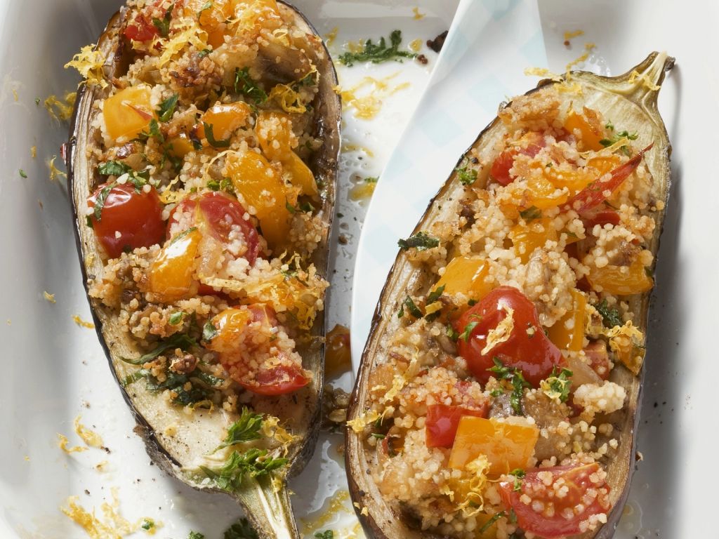 Auberginen mit CouscousGemüseFüllung Rezept EAT SMARTER