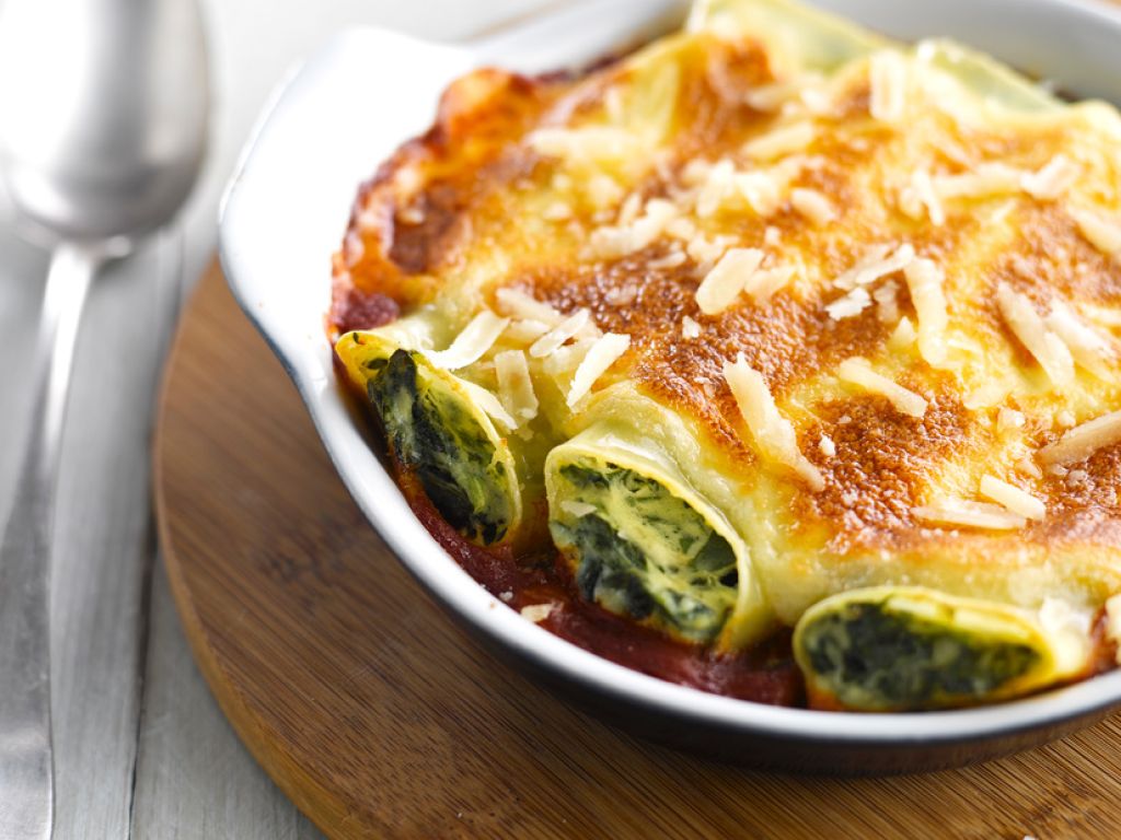 Auflauf mit Mangold-Cannelloni Rezept | EAT SMARTER